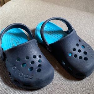 Crocs size 6 toddler